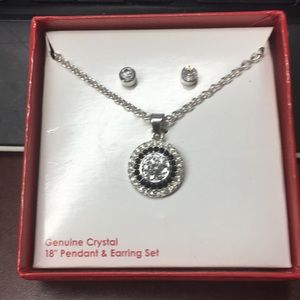 Necklace and earring set